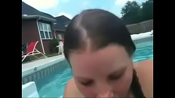 Friend sucking in the pool and making him cum